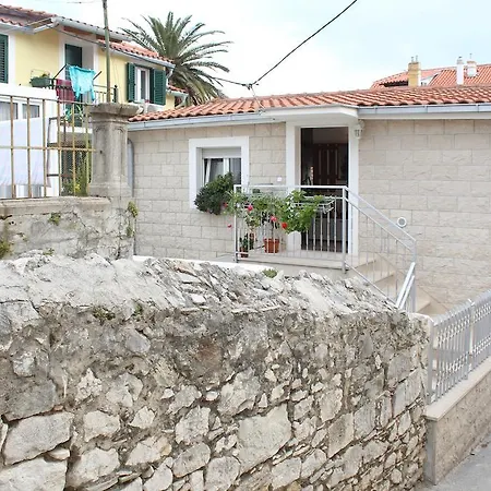 Duje Apartment
