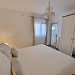 Duje *