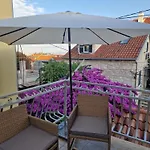 Duje Apartman *